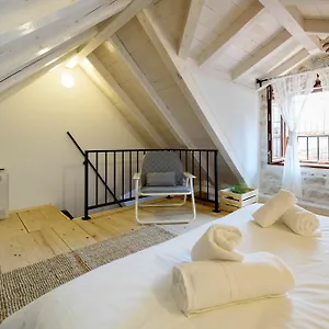 & Tiramola - Old Town Guest house